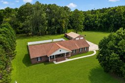451 Kelton Road photo 4
