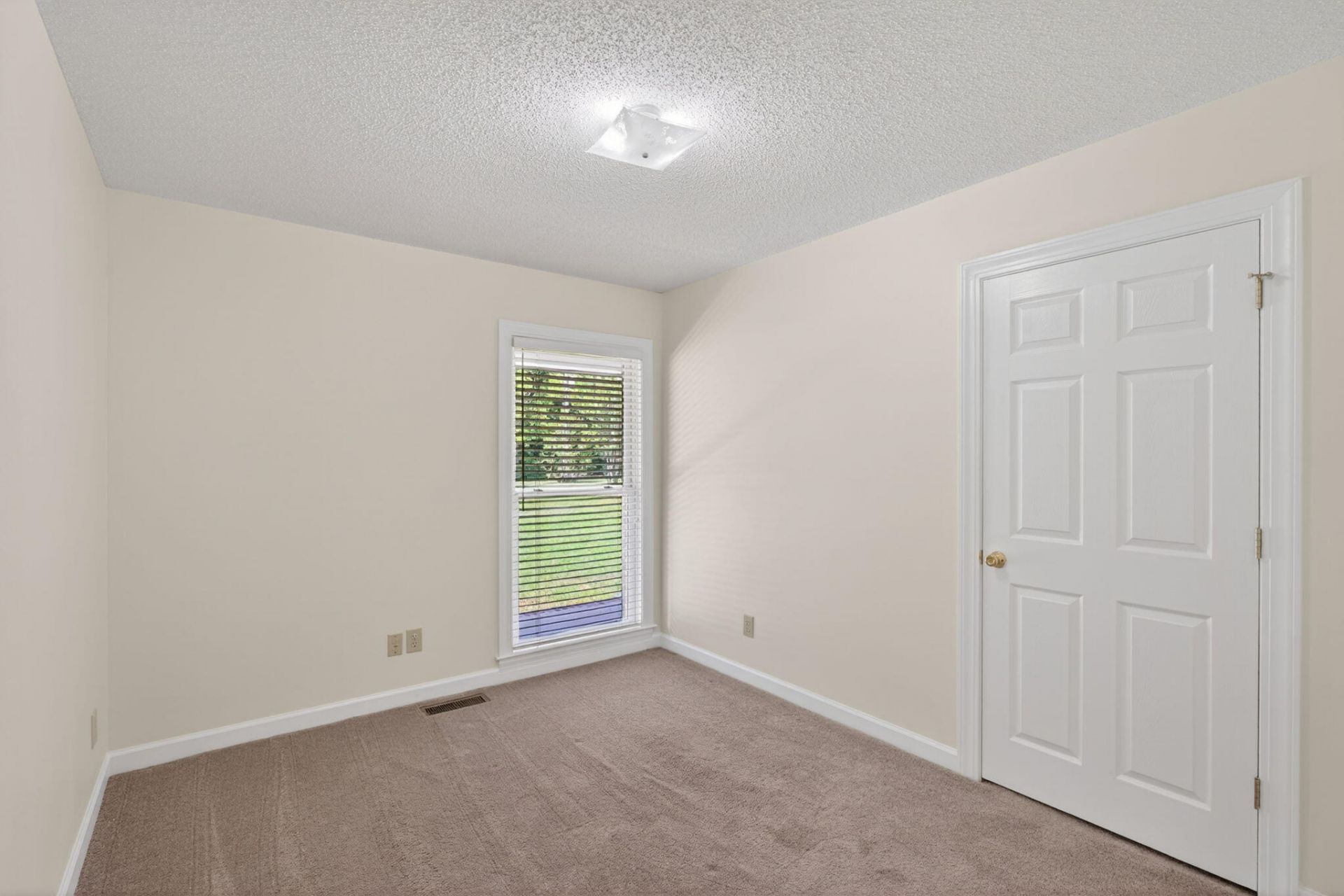 451 Kelton Road Photo 40