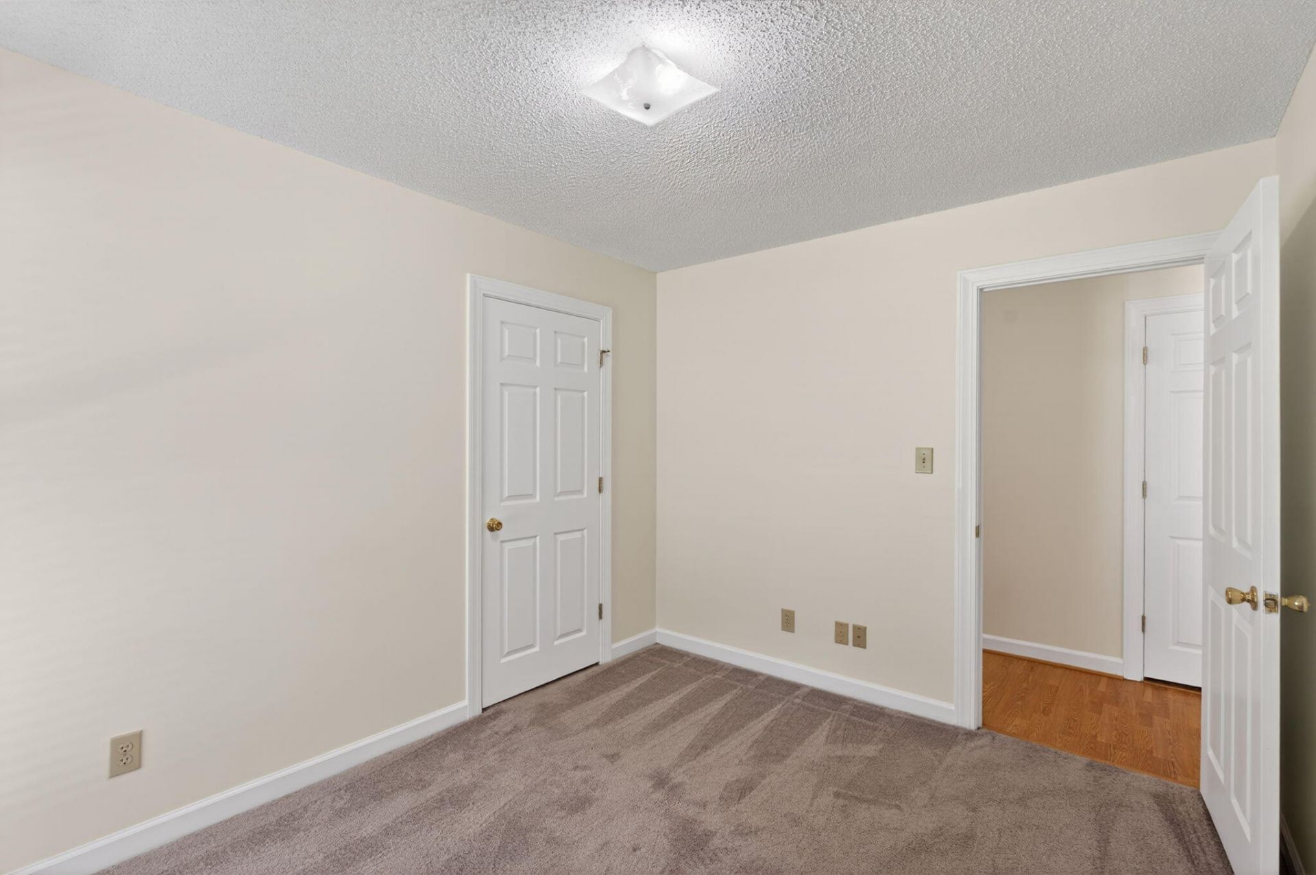 451 Kelton Road Photo 41