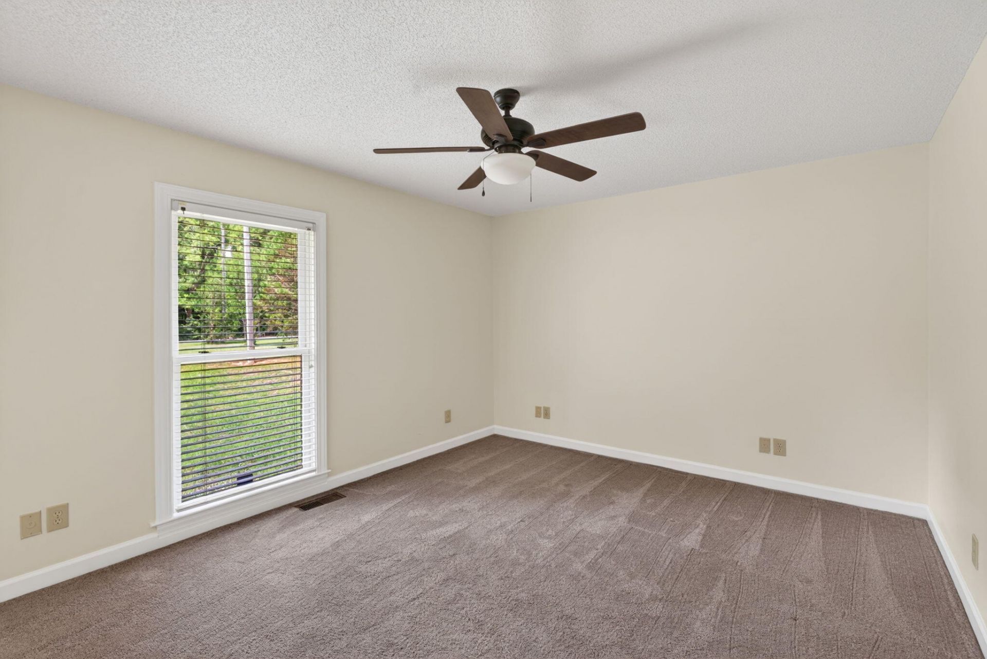 451 Kelton Road Photo 44