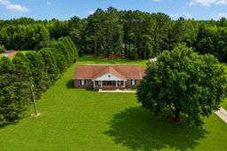 451 Kelton Road photo 4
