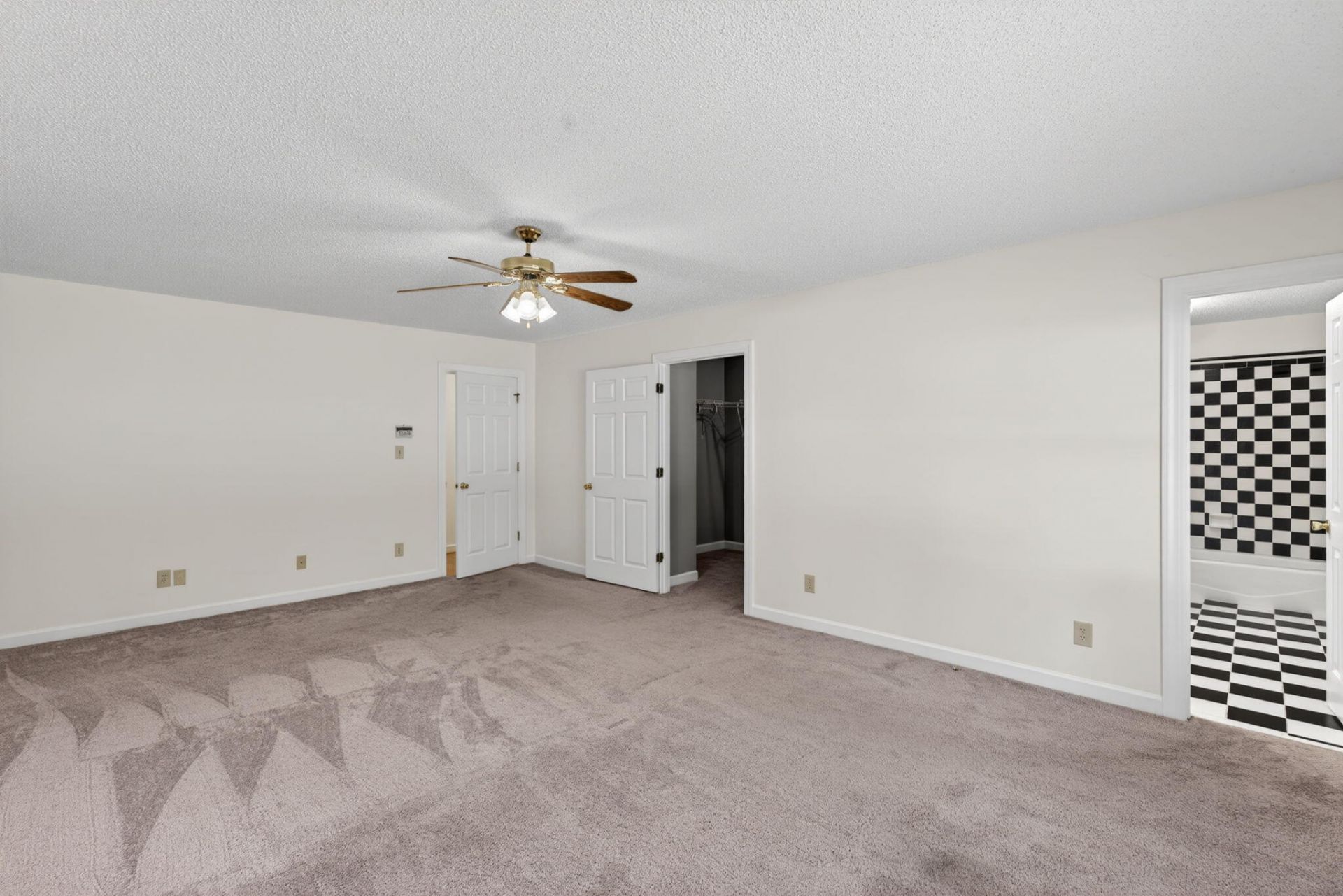 451 Kelton Road Photo 52
