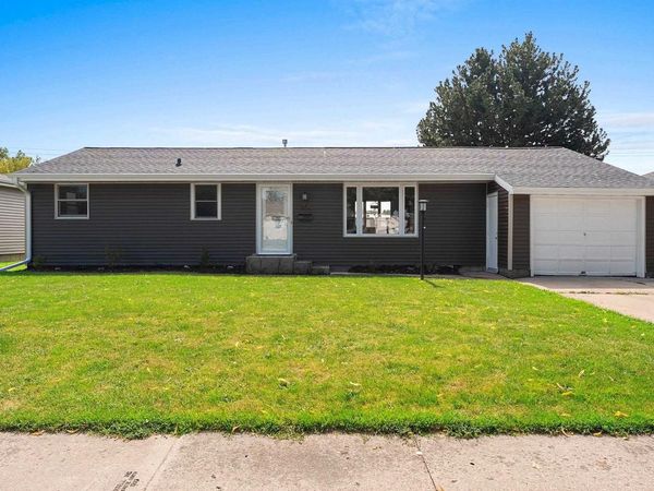 1682 DEBRA LANE, Green Bay, WI 54302