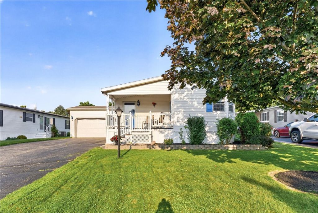 6353 Kims Drive , Victor, NY 14564 Main Photo
