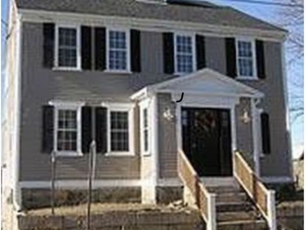 16 Middle St, Fairhaven, MA 02719