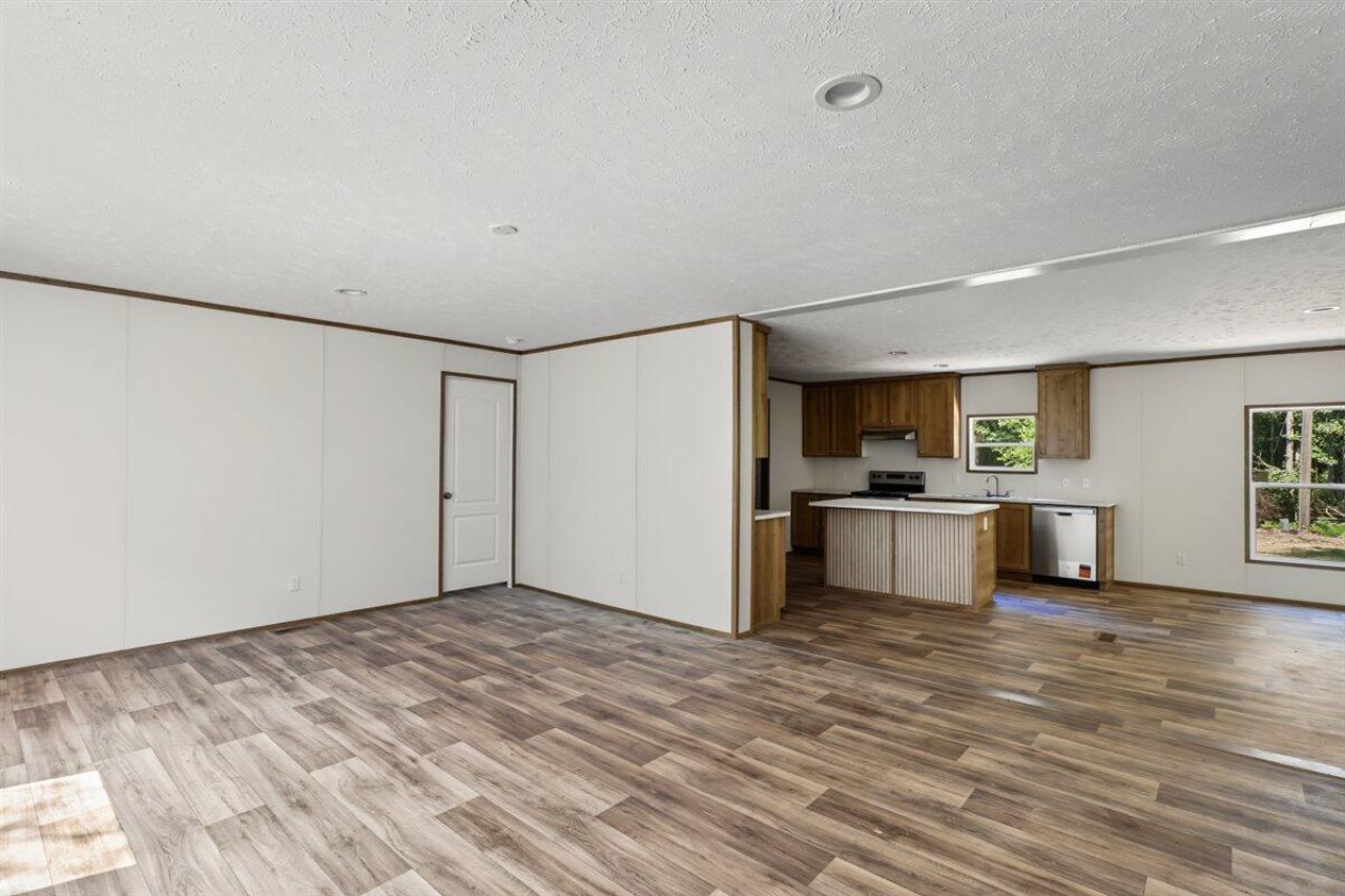 128 Sandridge Lane Photo 11