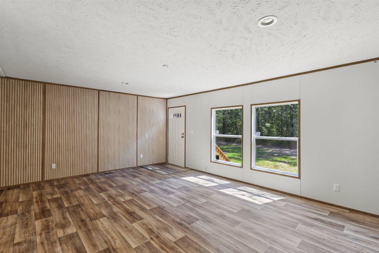 128 Sandridge Lane Photo 12