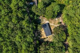 128 Sandridge Lane photo 4