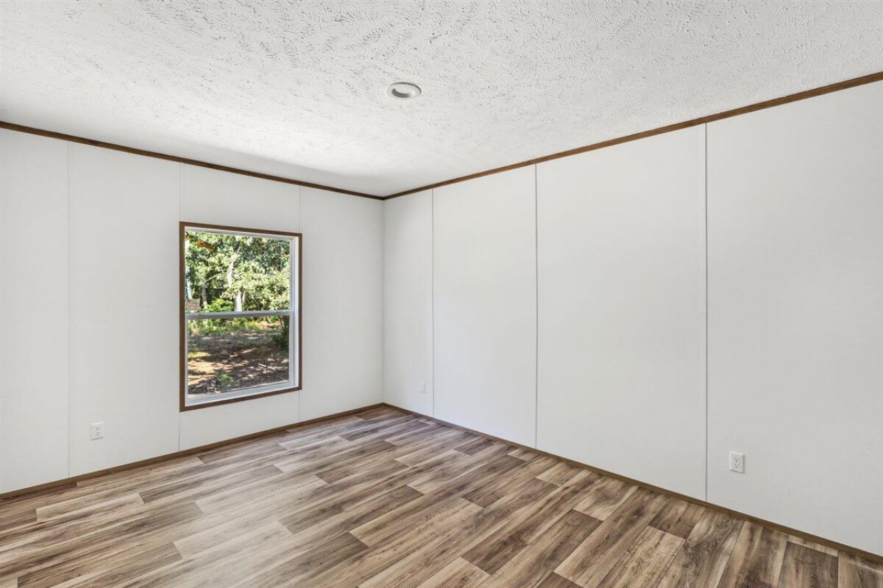 128 Sandridge Lane Photo 24