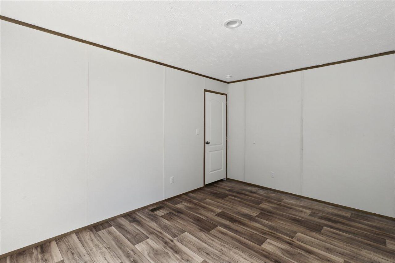128 Sandridge Lane Photo 29