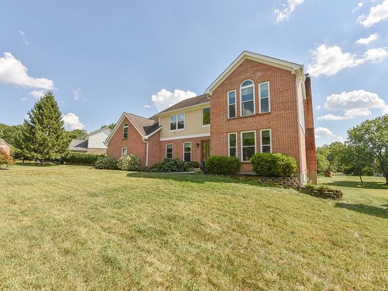 8721 Rupp Farm Drive, West Chester, OH 45069 Photo 2