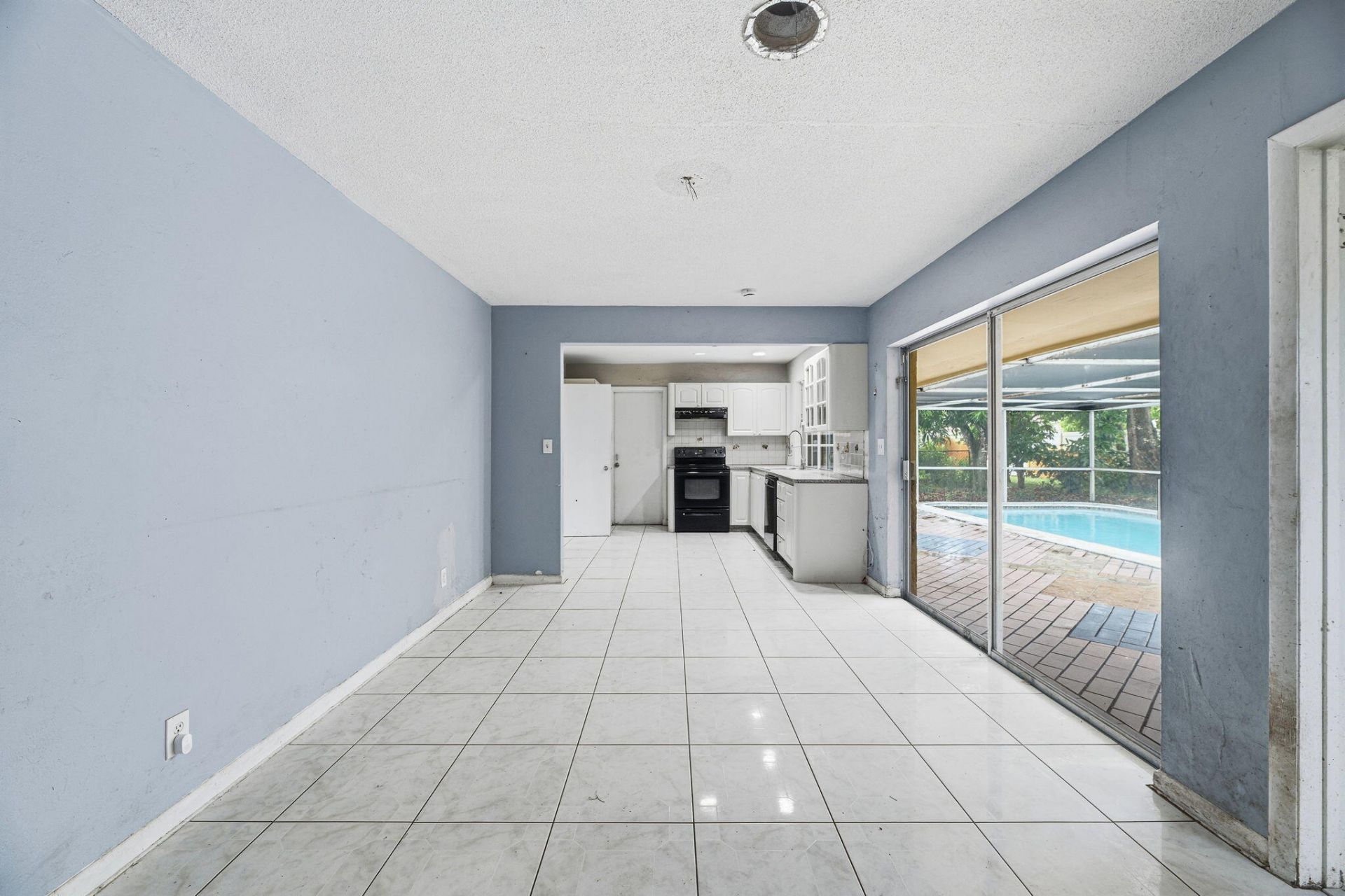2700 NW 36th Avenue, Lauderdale Lakes, FL 33311 Photo