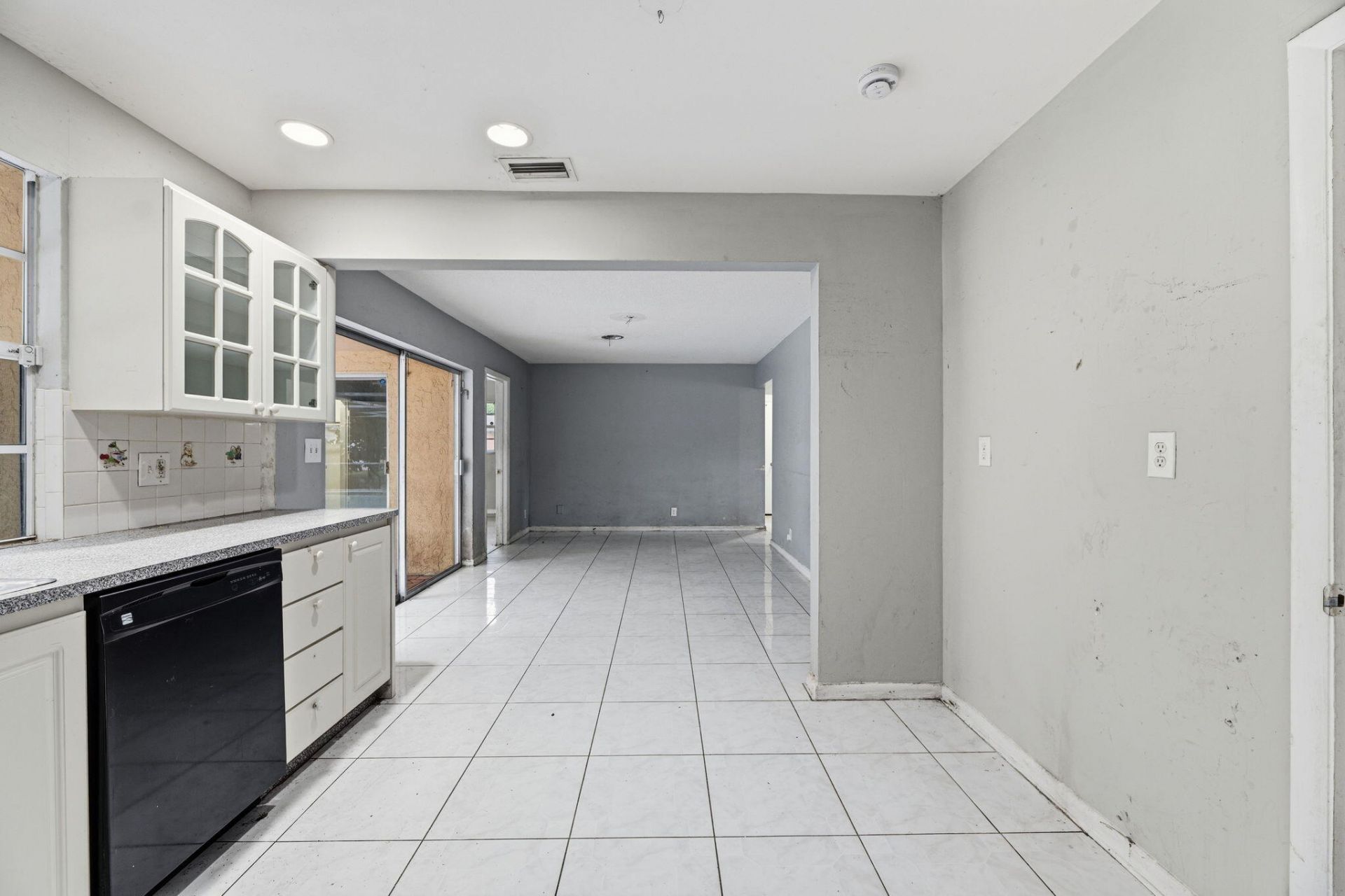 2700 NW 36th Avenue, Lauderdale Lakes, FL 33311 Photo