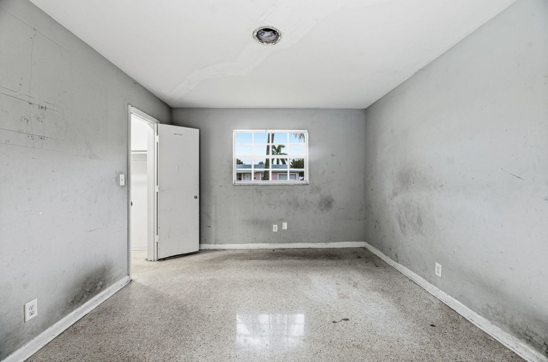 2700 NW 36th Avenue, Lauderdale Lakes, FL 33311 Photo