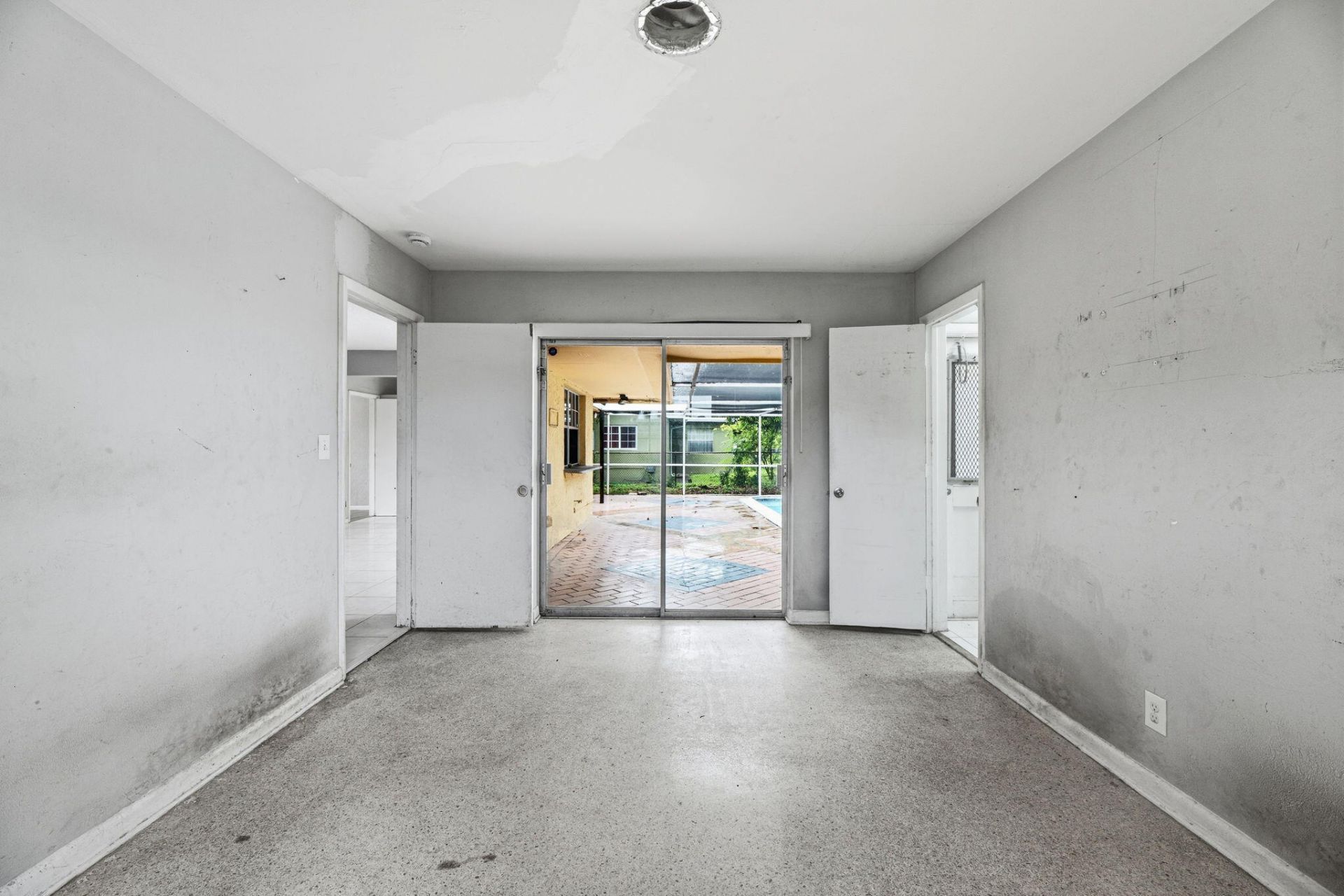 2700 NW 36th Avenue, Lauderdale Lakes, FL 33311 Photo