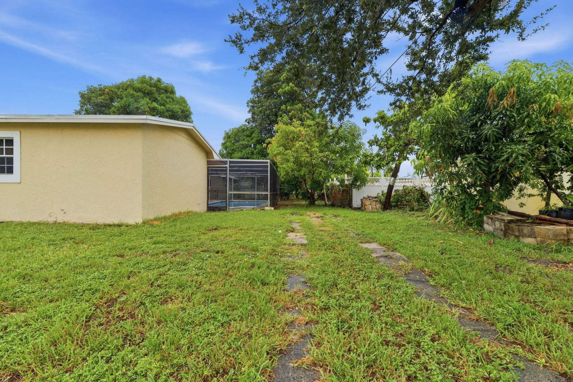 2700 NW 36th Avenue, Lauderdale Lakes, FL 33311 Photo