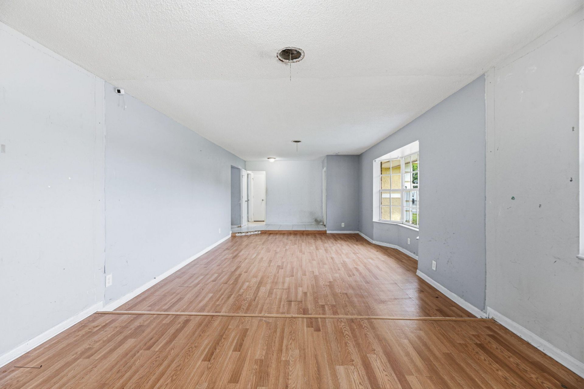 2700 NW 36th Avenue, Lauderdale Lakes, FL 33311 Photo