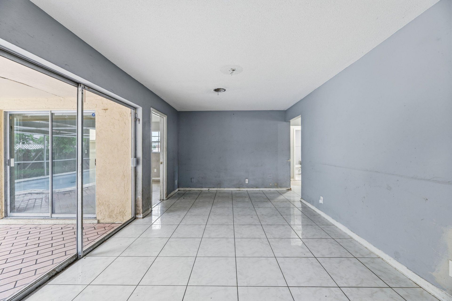 2700 NW 36th Avenue, Lauderdale Lakes, FL 33311 Photo