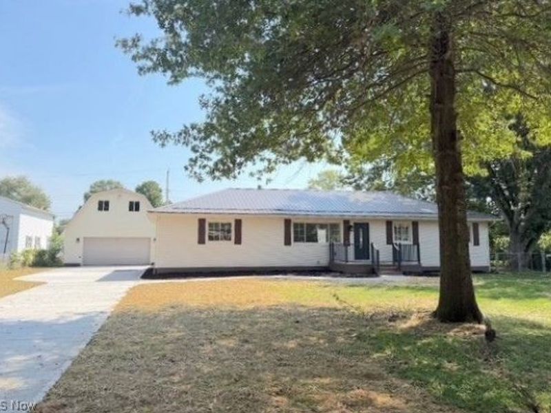 11349 East Avenue NE, Sandyville, OH 44671 Photo 1