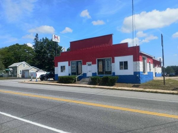 1094 Main Street , Sanford, ME 04073