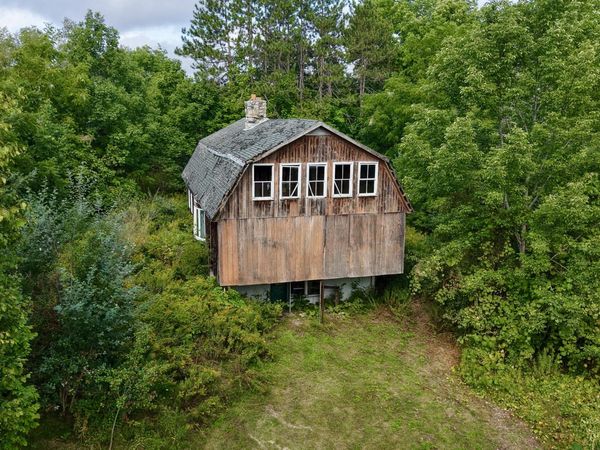 86 Carmel Road S, Hampden, ME 04444