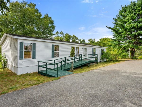 1187 Shore Road , Lamoine, ME 04605