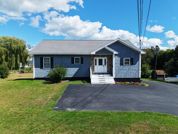 16 South Street , Houlton, ME 04730