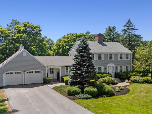 2 Meadow Creek Lane , Falmouth, ME 04105