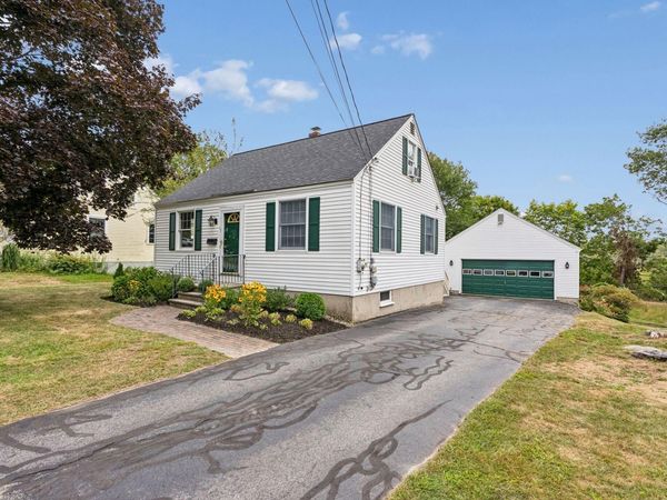 53 Longfellow Drive, Cape Elizabeth, ME 04107
