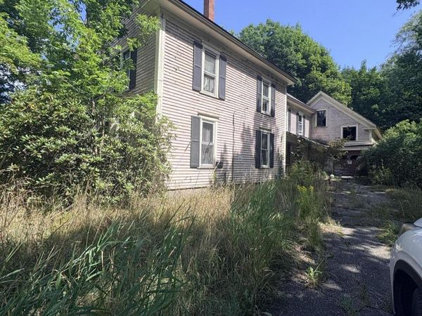 37 N Main Street , Mechanic Falls, ME 04256