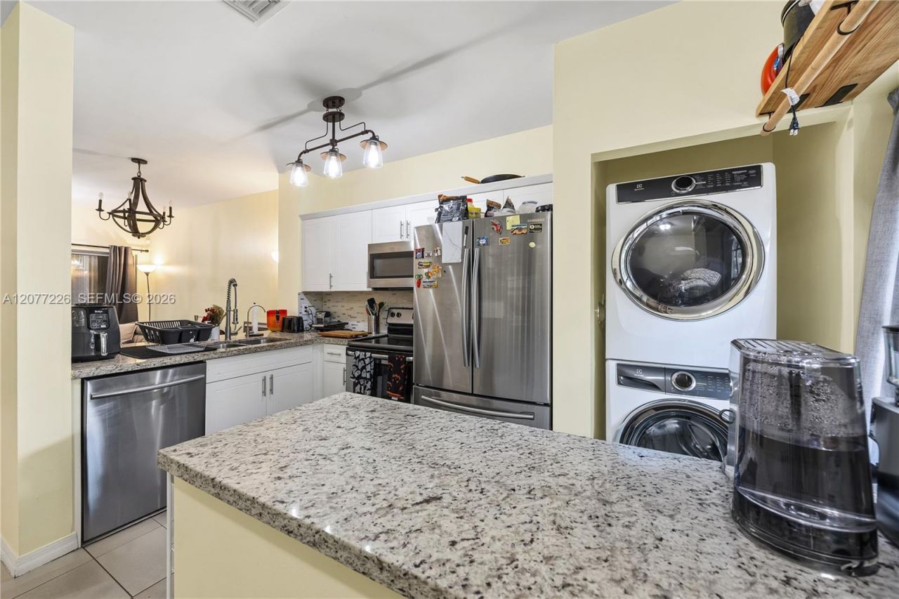 762 SW 122nd Ter , Pembroke Pines, FL 33025 Photo