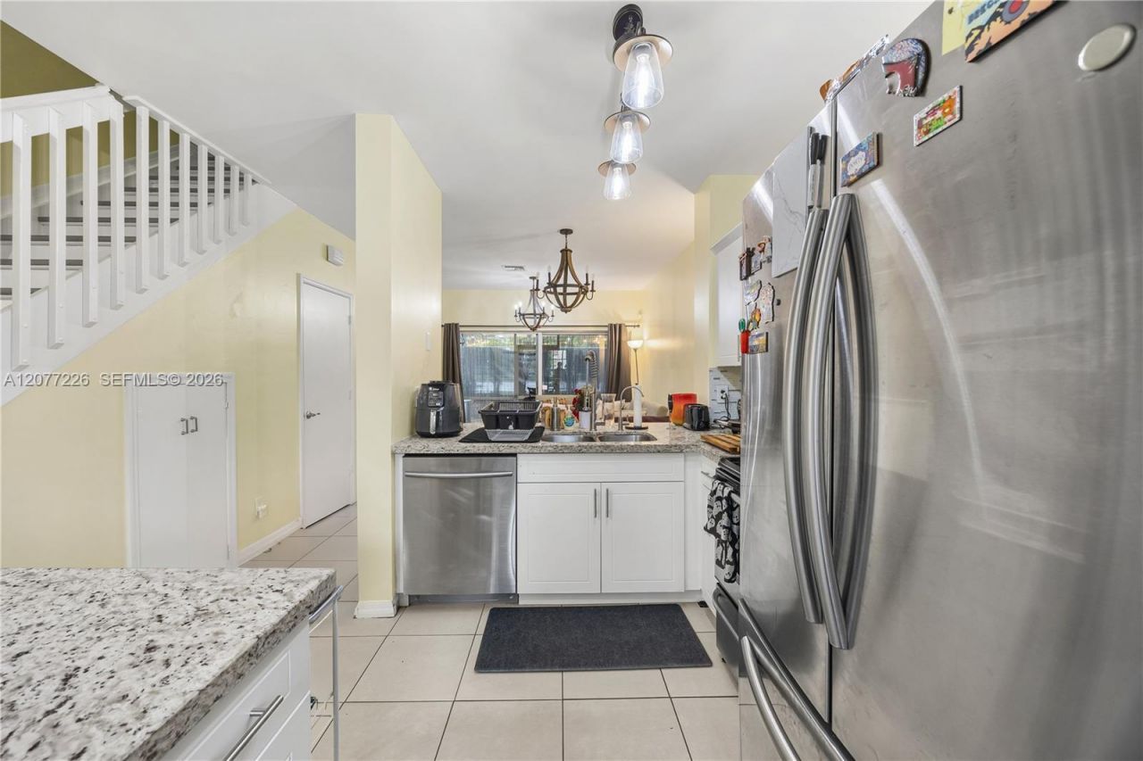 762 SW 122nd Ter , Pembroke Pines, FL 33025 Photo