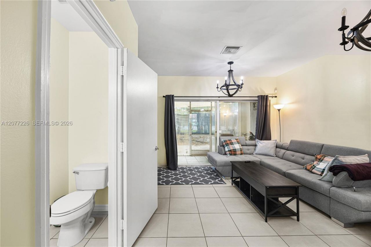 762 SW 122nd Ter , Pembroke Pines, FL 33025 Photo