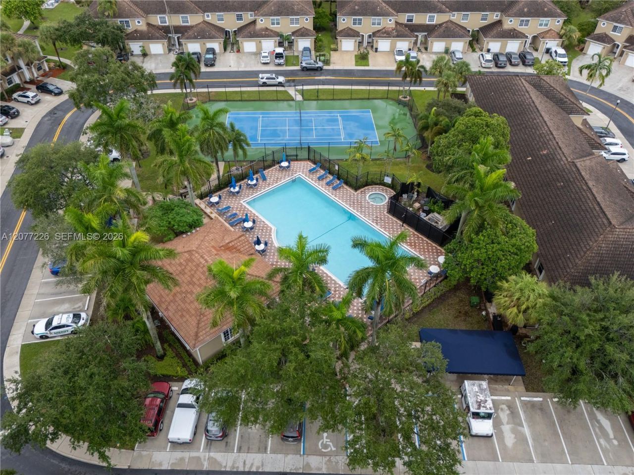 762 SW 122nd Ter , Pembroke Pines, FL 33025 Photo
