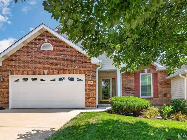 306 Villa Tuscany Court, Unit 10B, O'Fallon, MO 63366