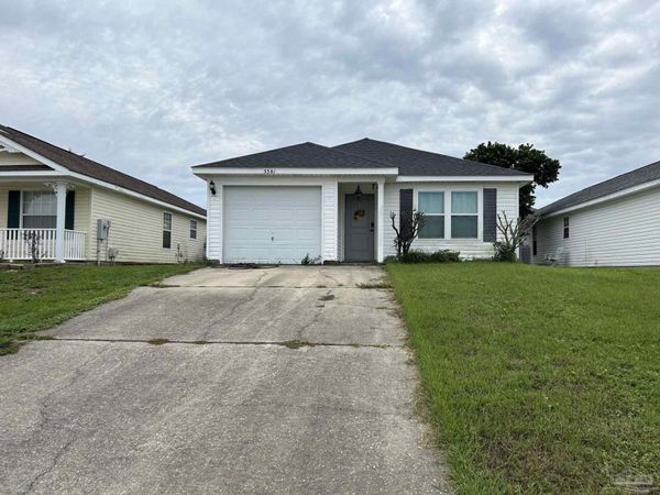 5581 Shadow Shore Pl, Gulf Breeze, FL 32563