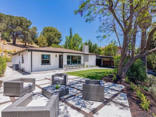 10553 Mcbroom Street, Sunland, CA 91040