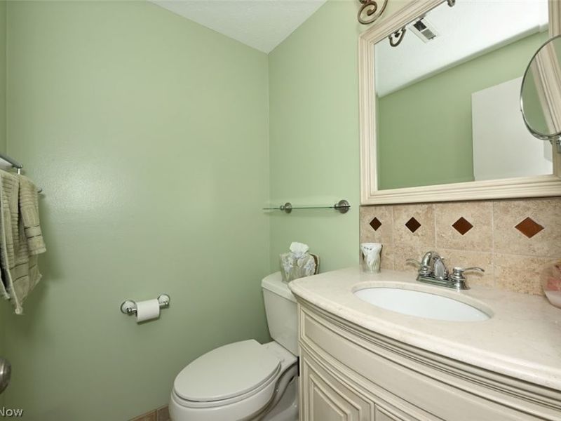9611 Sunrise Boulevard, Unit K9, North Royalton, OH 44133 Photo 14
