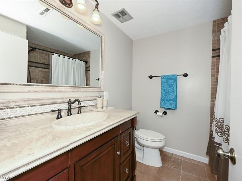 9611 Sunrise Boulevard, Unit K9, North Royalton, OH 44133 Photo 18