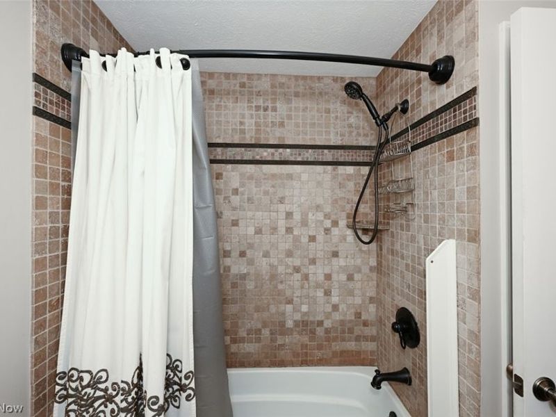 9611 Sunrise Boulevard, Unit K9, North Royalton, OH 44133 Photo 20