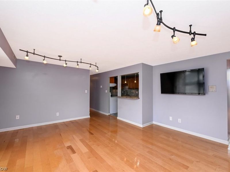 9611 Sunrise Boulevard, Unit K9, North Royalton, OH 44133 Photo 5