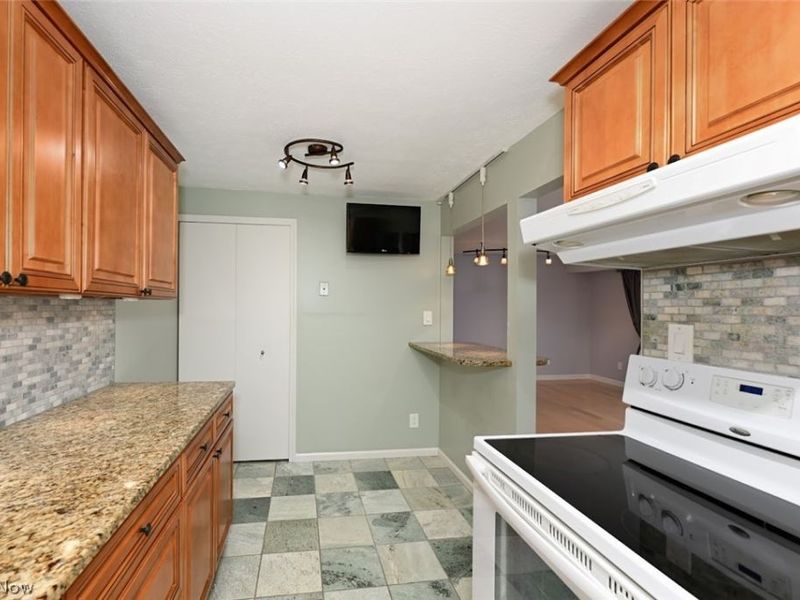 9611 Sunrise Boulevard, Unit K9, North Royalton, OH 44133 Photo 9