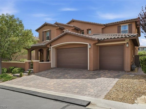 743 Middle Beach Street , Las Vegas, NV 89138