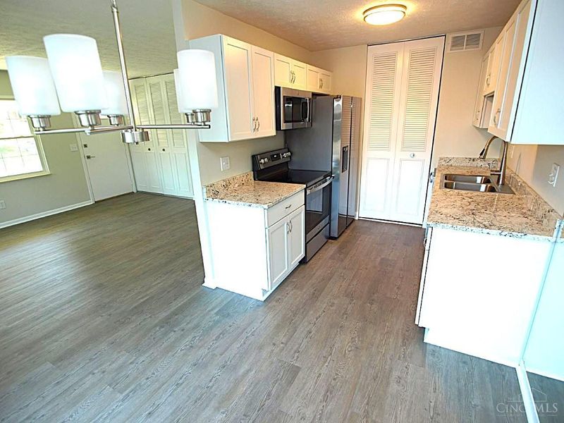 3370 Amberway Court, Colerain Township, OH 45251 Photo 7
