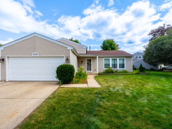 2122 Kensington Drive , Schaumburg, IL 60194