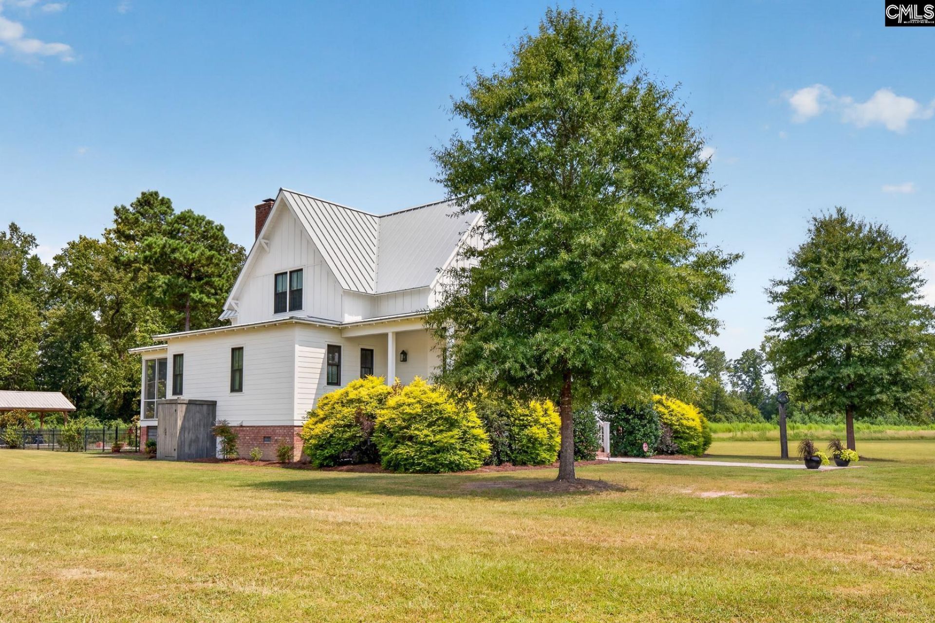 703 Bay Road Photo 10