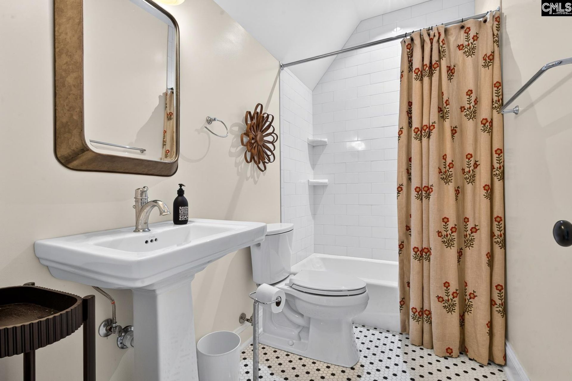 703 Bay Road Photo 44