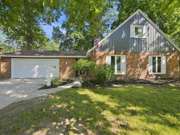 7721 Valley Meadows Drive, Fort Wayne, IN 46815