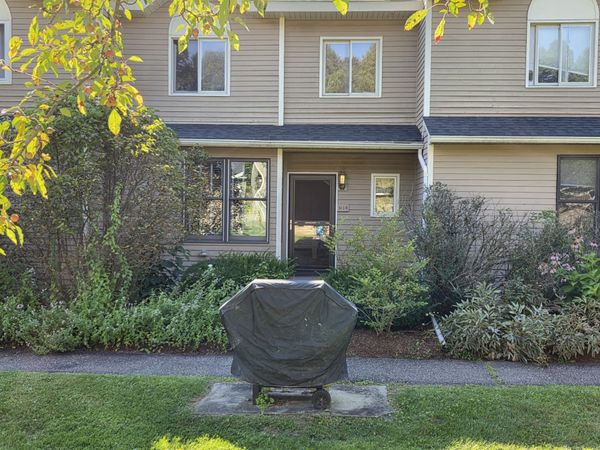 14 Stonehedge Drive, Unit M-14, South Burlington, VT 05403