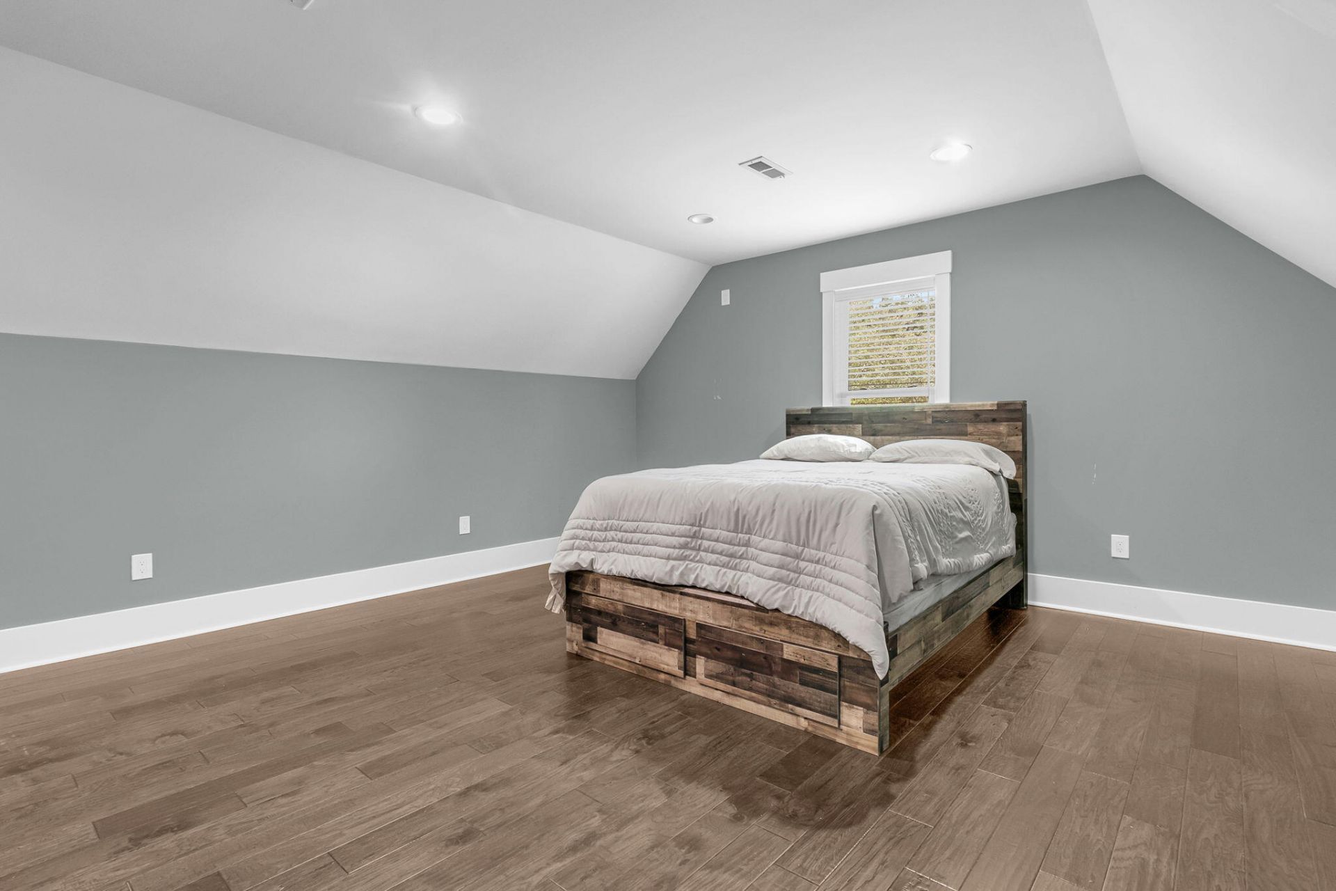 1305 British Drive Photo 30